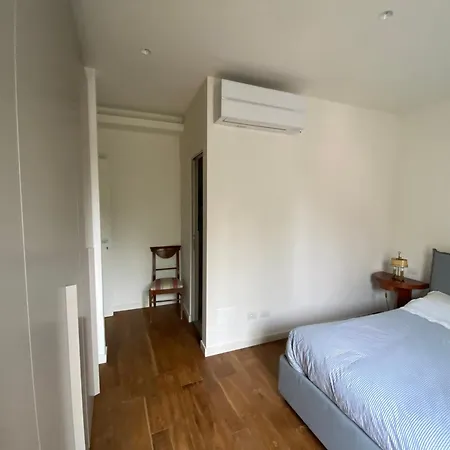 Apartment Sant Ambroeus & *