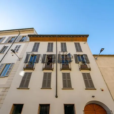 Apartamento Sant Ambroeus Milão
